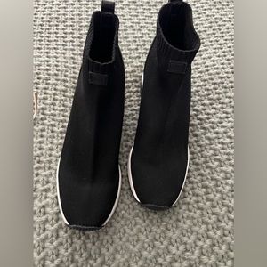 Womens Michael Kors sock sneaker size 8.5